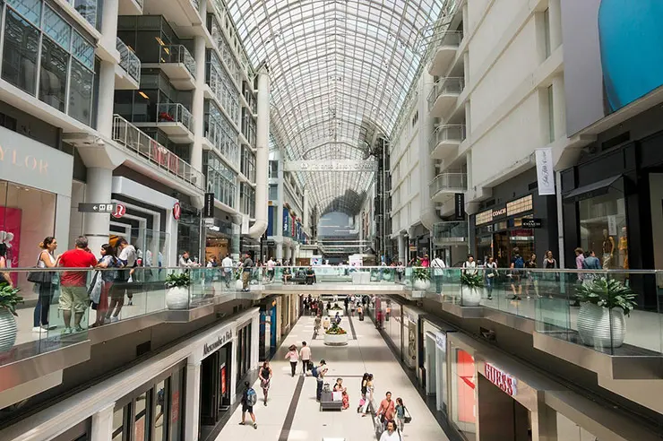 Более 60% торговых центров в России нуждаются в обновлении