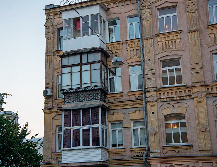 Депутаты Санкт-Петербурга предлагают остеклять балконы за счет средств на капремонт