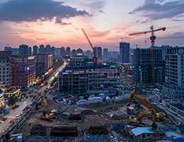 Ключевая ставка 13‐15% может «заморозить» строительство новостроек в России