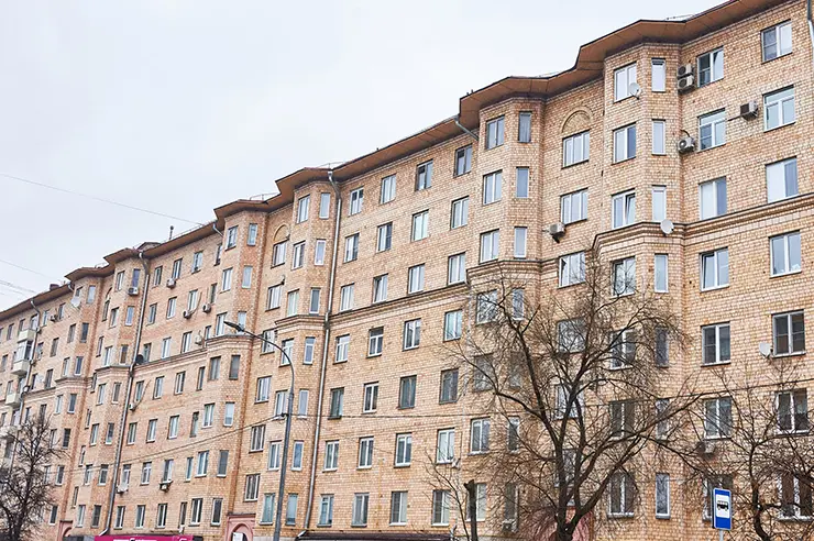 Знаменитый дом с эркерами на Тимирязевской получит энергоэффективные окна