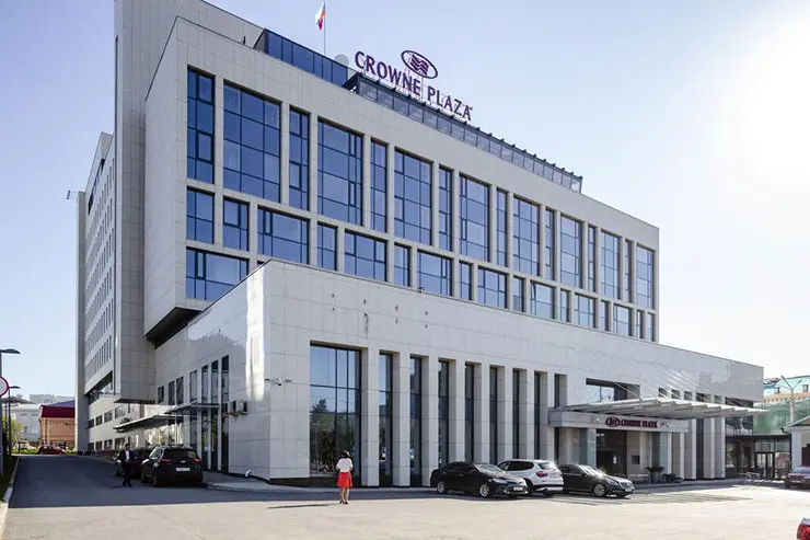 Остекление отеля Sheraton Crowne Plaza в Уфе