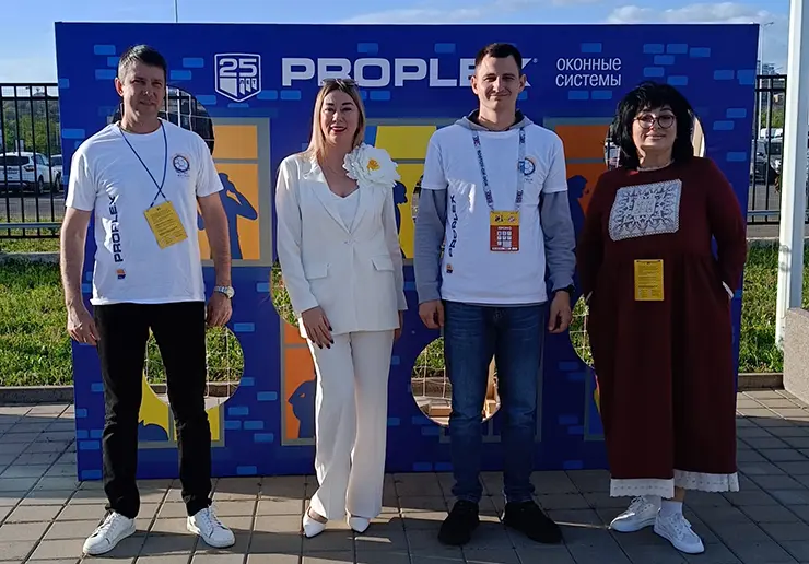 Представители PROPLEX и компании «Новые окна» на стадионе «Ростов Арена»