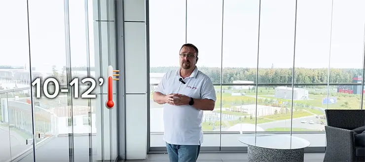 Безрамное остекление RALUMA поддерживает комфортный климат внутри ресторана