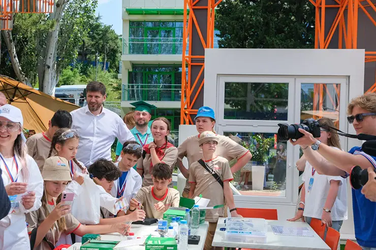 Участники проекта «Я – строитель будущего!» в Артеке