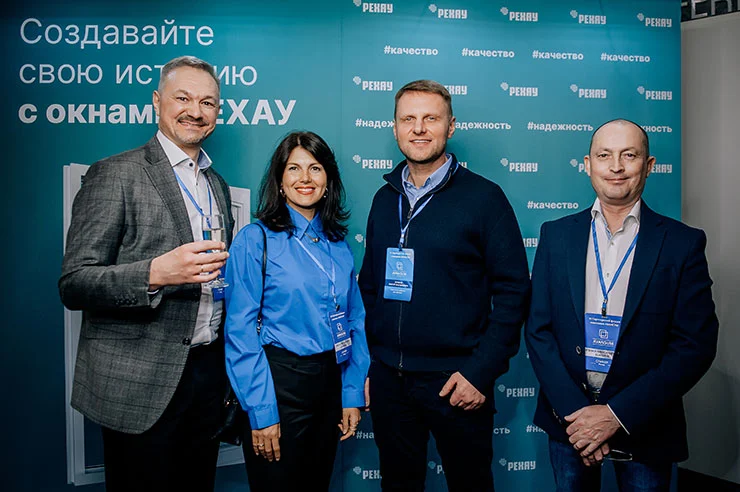 Представители РЕХАУ с генеральным Директором компании AVANSUM Виктором Беляговым Представители РЕХАУ с генеральным Директором компании AVANSUM Виктором Беляговым