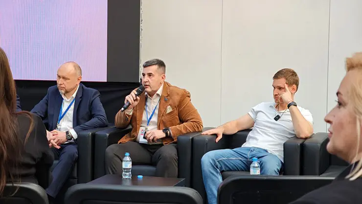 Артем Мякоткин, директор департамента по проектной работе, принял участие в дискуссии на тему «Алюминий: от традиций к новаторству в архитектурных решениях»