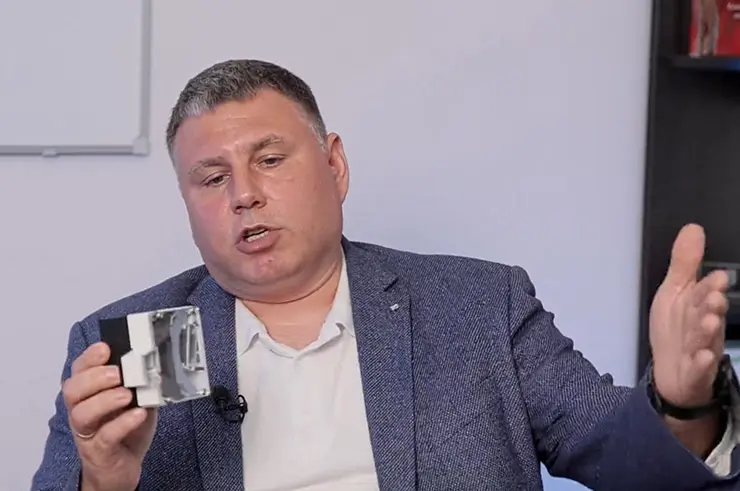 Чтобы показать максимально возможную длину прибора размаха рук не хватит Чтобы показать максимально возможную длину прибора размаха рук не хватит