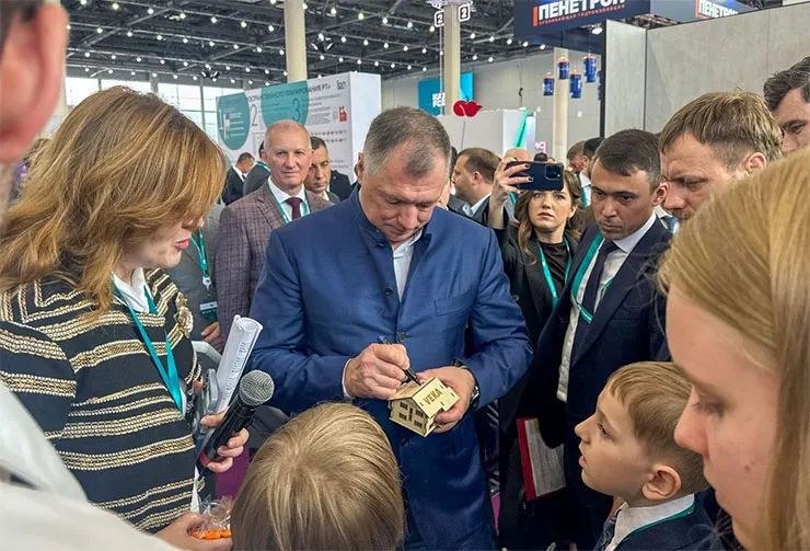 VEKA на «КазаньФоруме 2026»: эталонное окно, технадзор и 600 студентов VEKA на «КазаньФоруме 2026»: эталонное окно, технадзор и 600 студентов