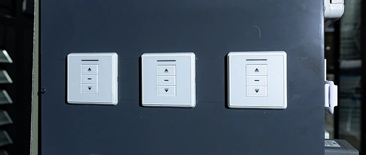 Электромеханические жалюзи интегрированные в стеклопакет