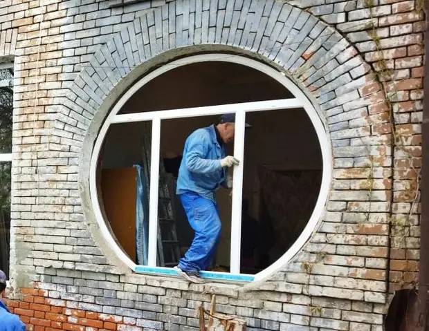 Замена окна дома саратовских травников братьев Соколовых