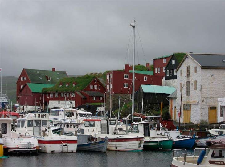 Для климата Фарерских островов нужны специальные окна с повышенной защитой от продувания