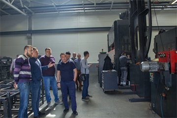 11 представителей оконных компаний из Казахстана посетили завод AXOR
