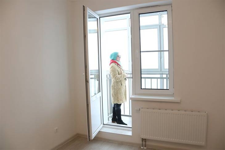 Москвичи пожаловались на двери в первом доме по реновации