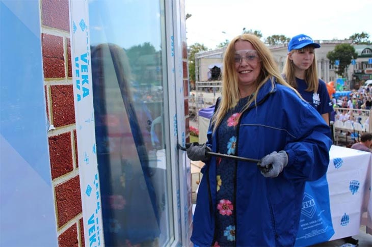 Окна компании KARVI проверили южносахалинцы на акции «Силовой прием» Окна компании KARVI проверили южносахалинцы на акции «Силовой прием»