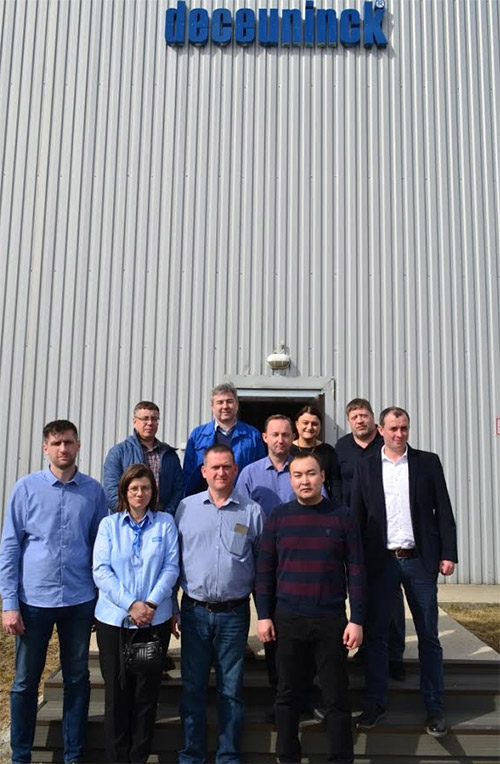 Партнеры «Декёнинк» посетили завод компании в Протвино
