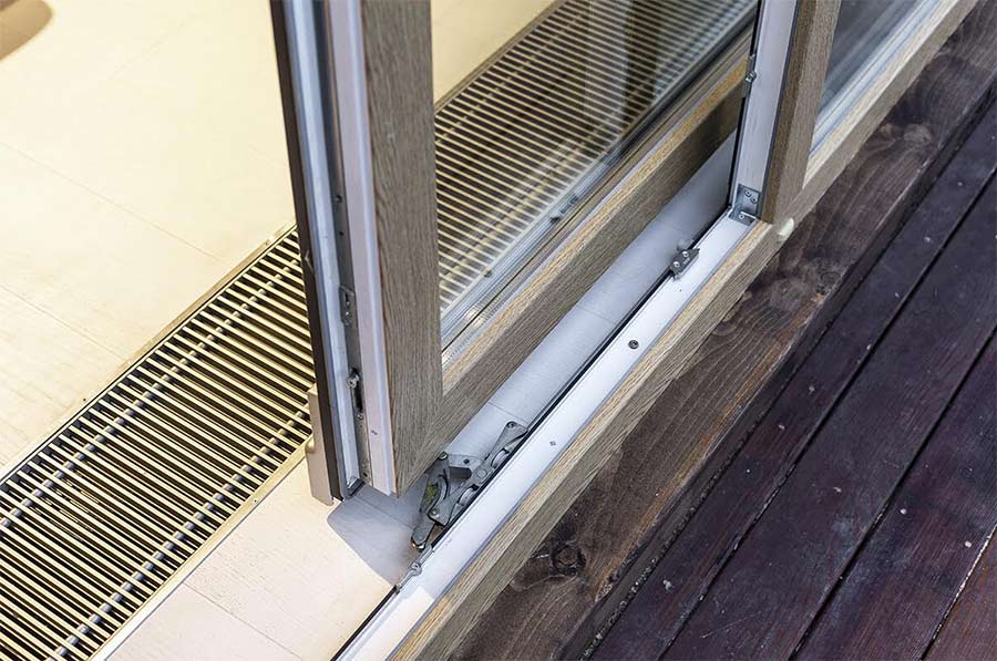 Раздвижная дверь из профиля VEKA от компании «Окна Роста» стала гвоздем программы «Дачный ответ» Раздвижная дверь из профиля VEKA от компании «Окна Роста» стала гвоздем программы «Дачный ответ»