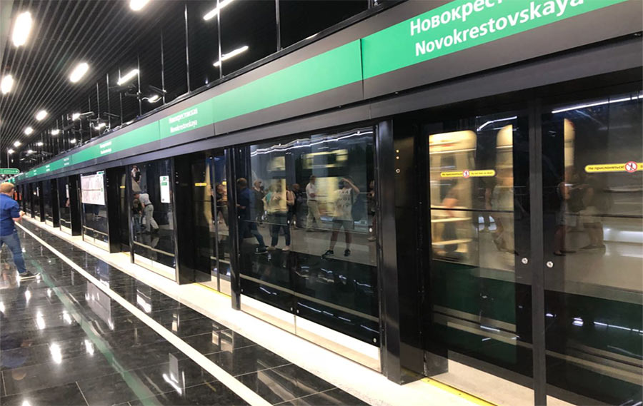 Архитектурное остекление на станциях петербургского метро оклеят антивандальной плёнкой