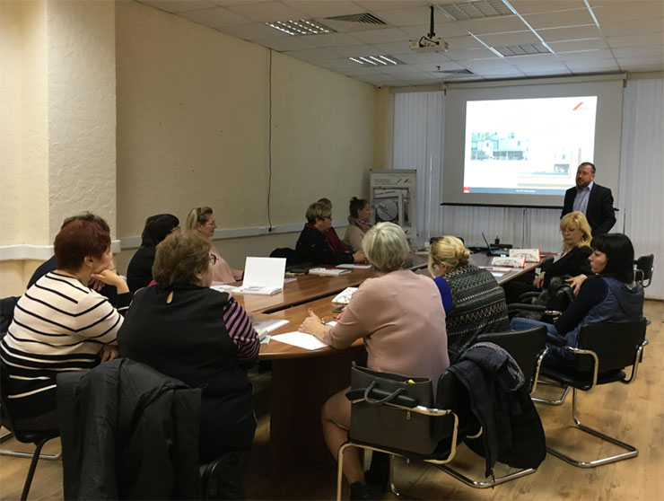 «ДОМКОМ» начал продажи окон с фурнитурой Roto NX