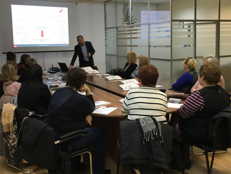 «ДОМКОМ» начал продажи окон с фурнитурой Roto NX