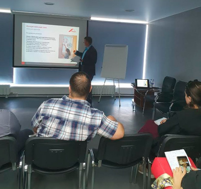 Компания «РОТО ФРАНК» провела обучающий семинар в Иркутске для «Декор-М»