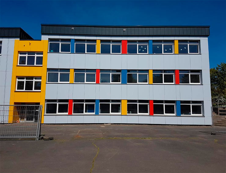 Тренды 2020: раздвижные системы profine в школах в Германии