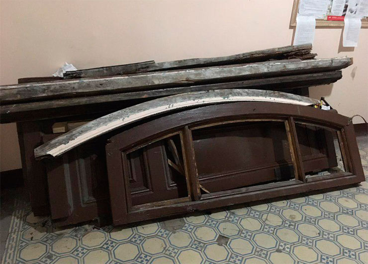 Осторожно, двери сохраняются: кто и как реставрирует исторические двери в Петербурге