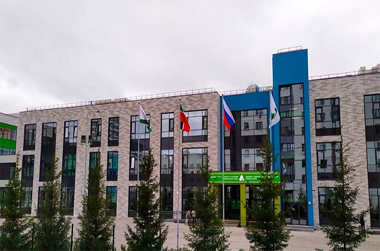 Окна с фурнитурой Winkhaus в полилингвальной школе в Казани 