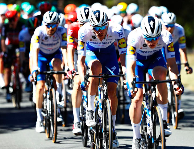 Велогонщик команды Deceuninck – Quick Step стал победителем десятого этапа «Тур де Франс»