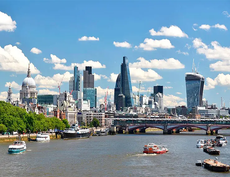 Небоскреб в Лондоне высотой 225 метров