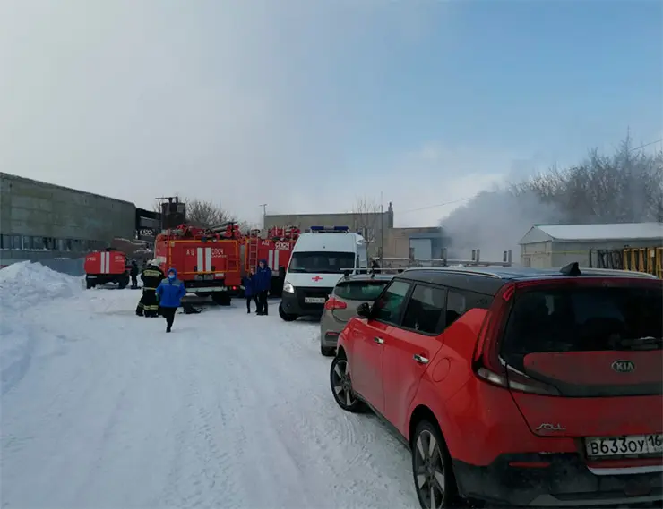 sarbc.ru. Пожарные и машина скорой помощи