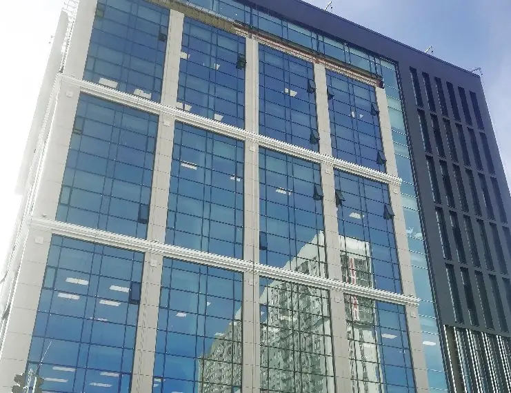 Доминантой экстерьера «Аксаков центра» стали стеклянные фасады