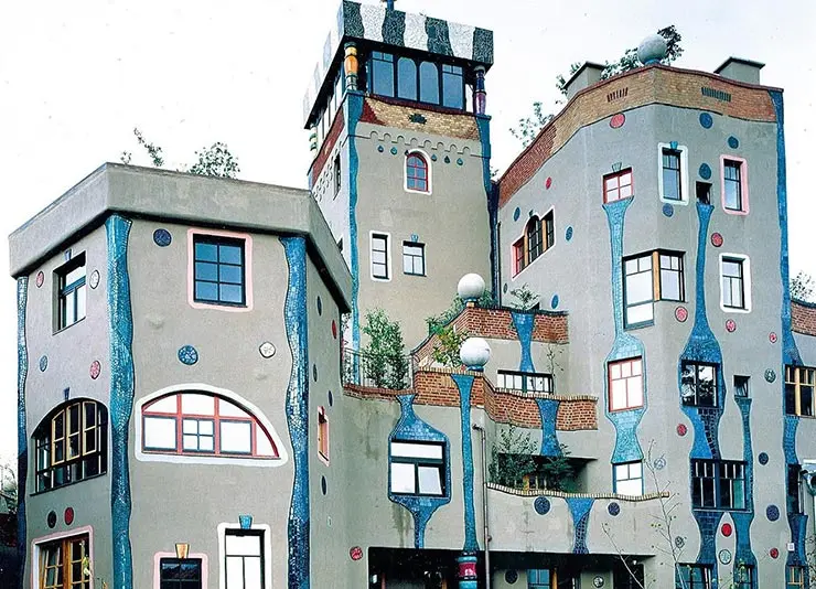 Реализованный объект остекления Hundertwasserhaus в Германии