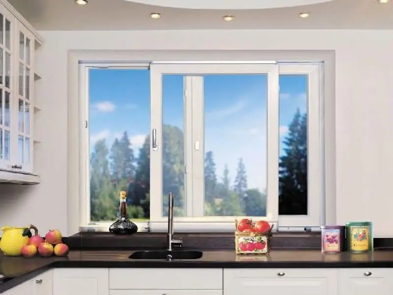 Раздвижное окно создаст максимум комфорта на кухне