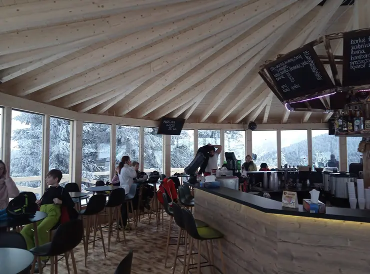 Лыжный бар с обогревающими стеклопакетами