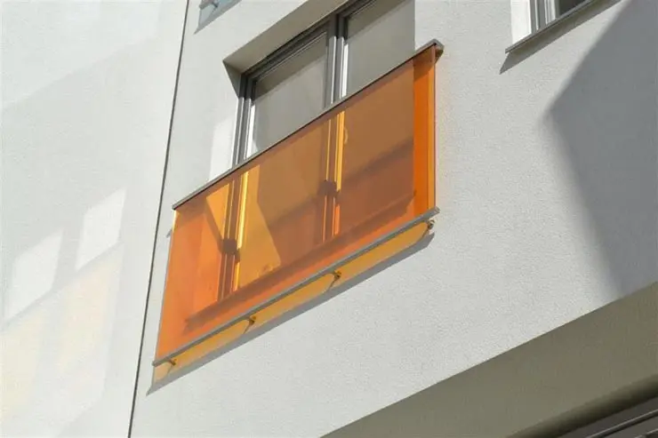 Стеклянный парапет для французского балкона