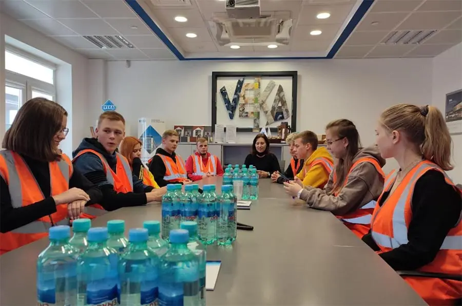 Студенты в Учебном центре VEKA Студенты в Учебном центре VEKA